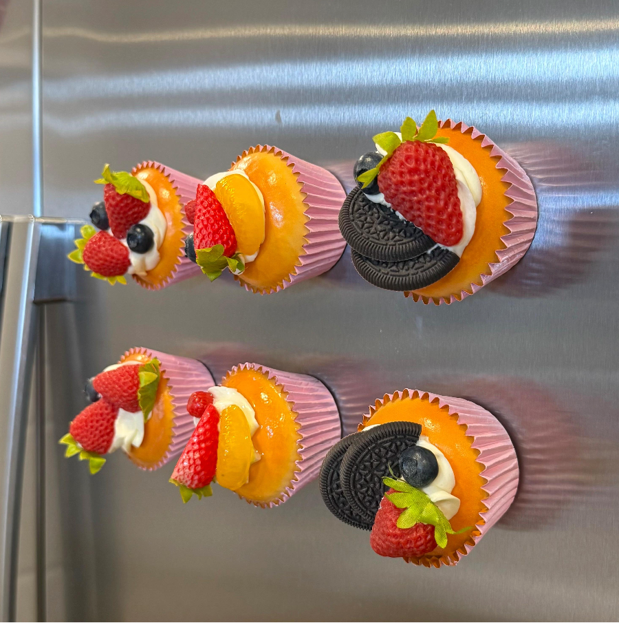 The Cupcake Magnets | 6 Pieces | Refrigerator magnets | by Waverly Vienna￼